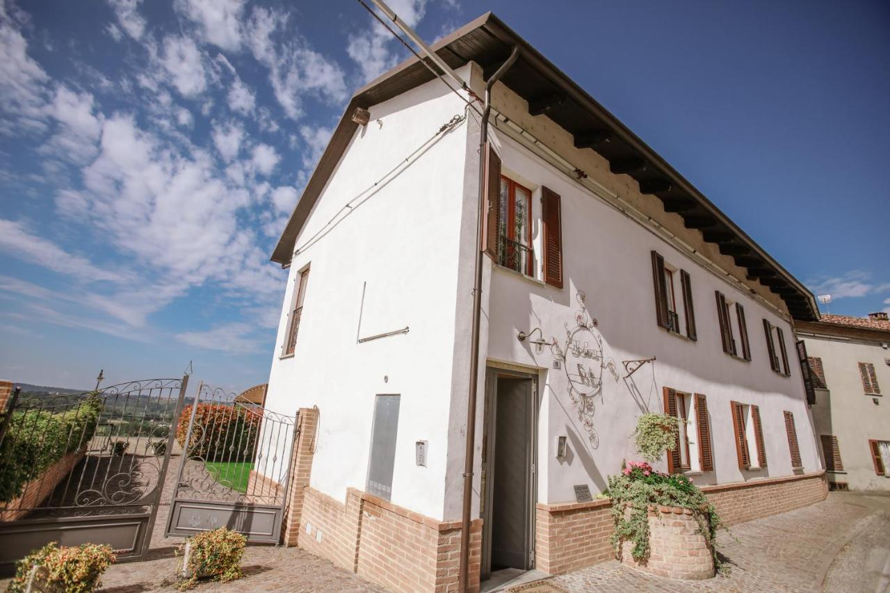 Il Pozzo Fiorito Apartment Cossombrato Bagian luar foto