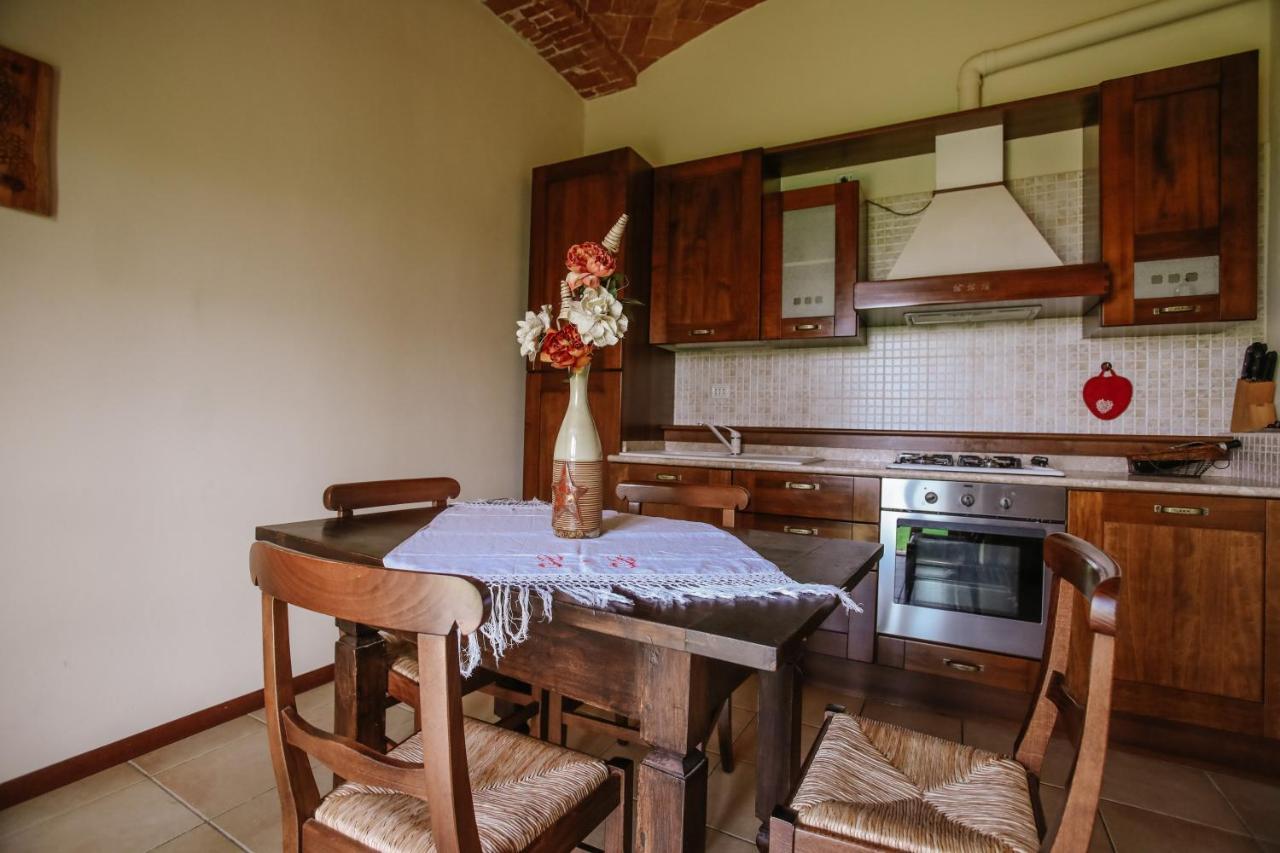 Il Pozzo Fiorito Apartment Cossombrato Bagian luar foto