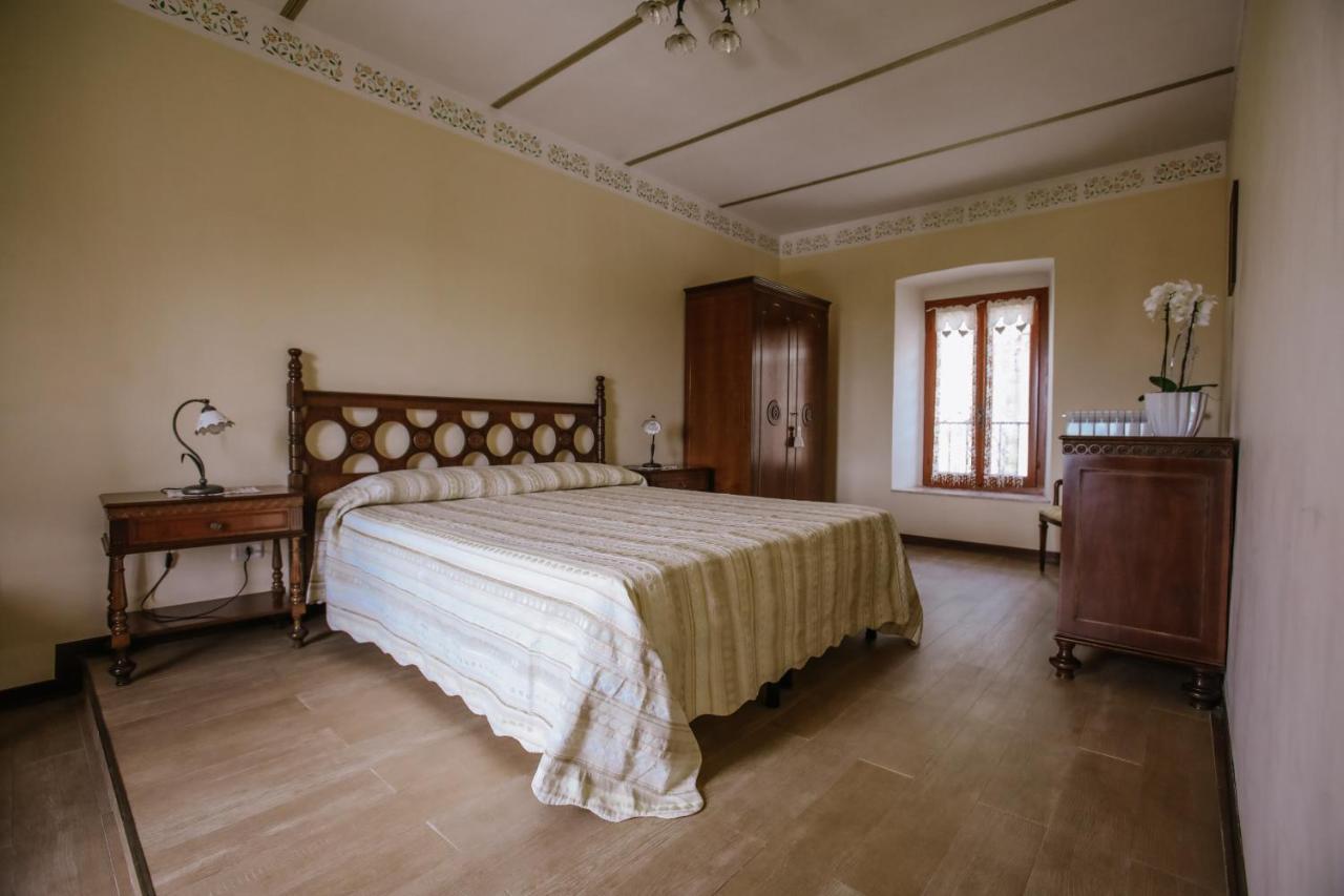 Il Pozzo Fiorito Apartment Cossombrato Bagian luar foto