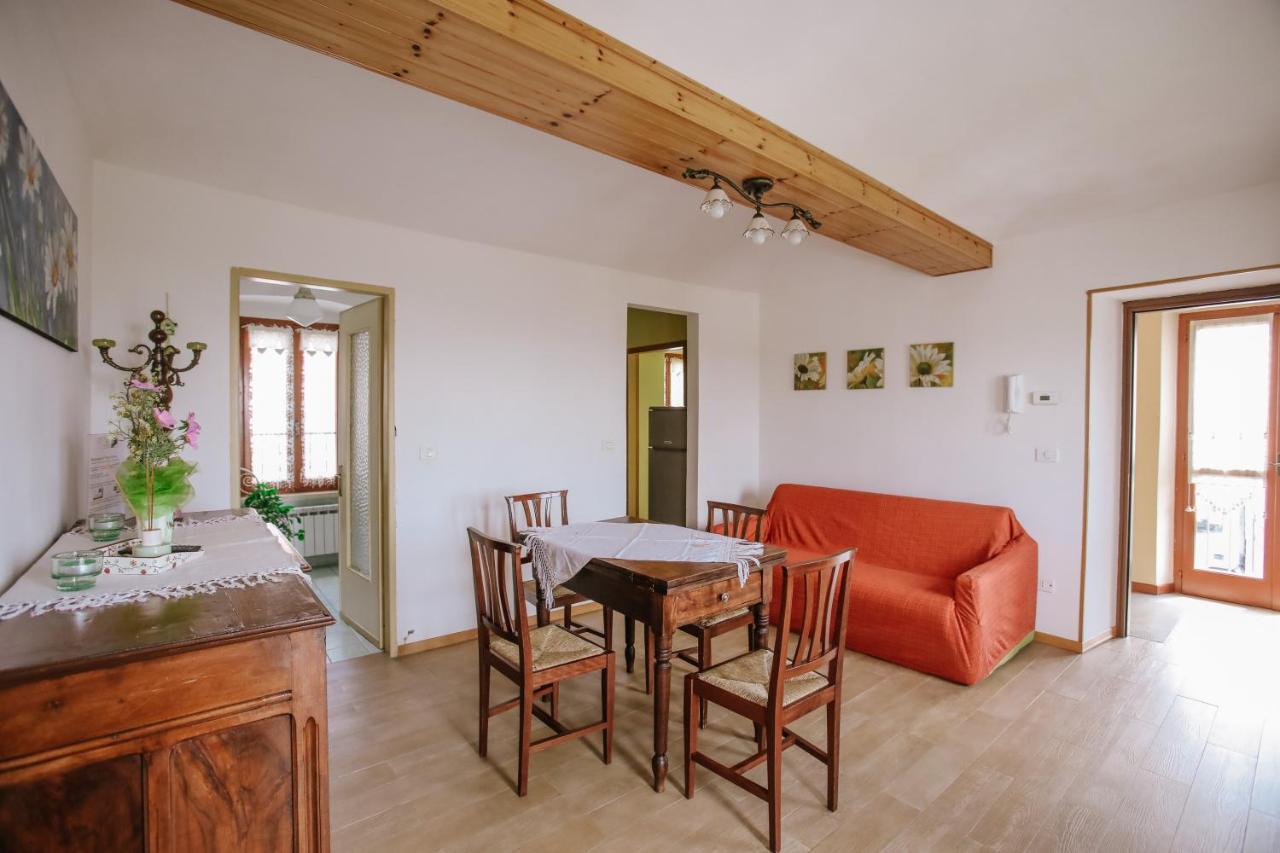 Il Pozzo Fiorito Apartment Cossombrato Bagian luar foto