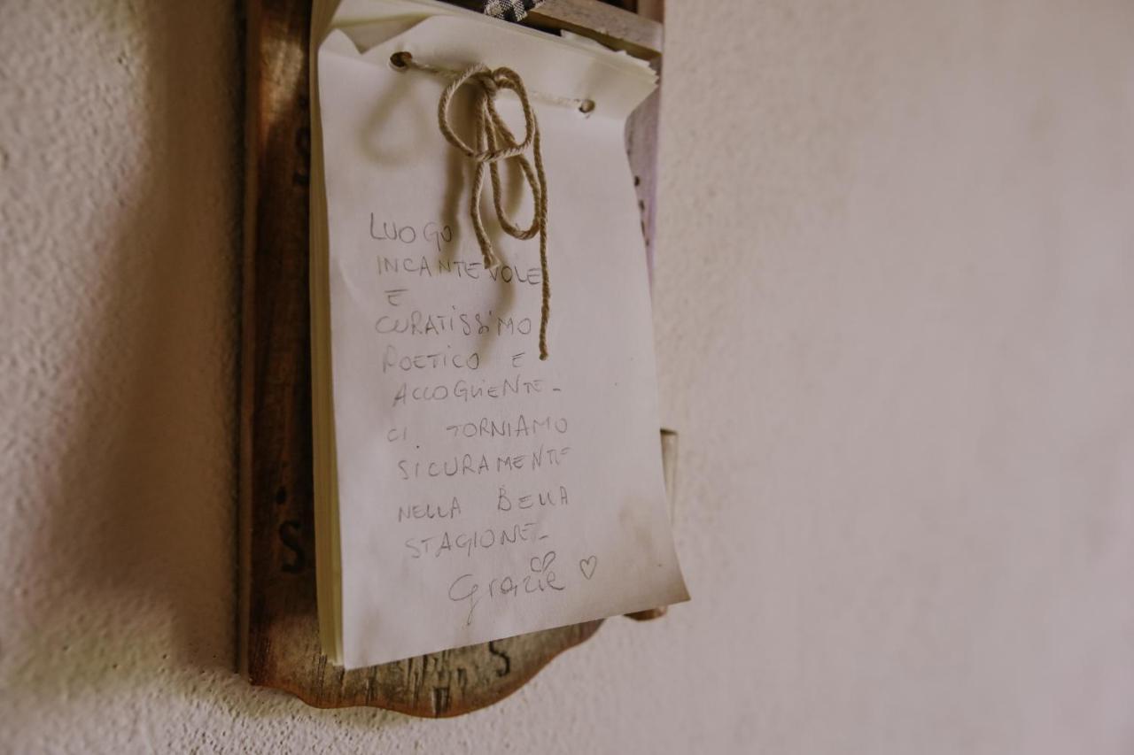Il Pozzo Fiorito Apartment Cossombrato Bagian luar foto