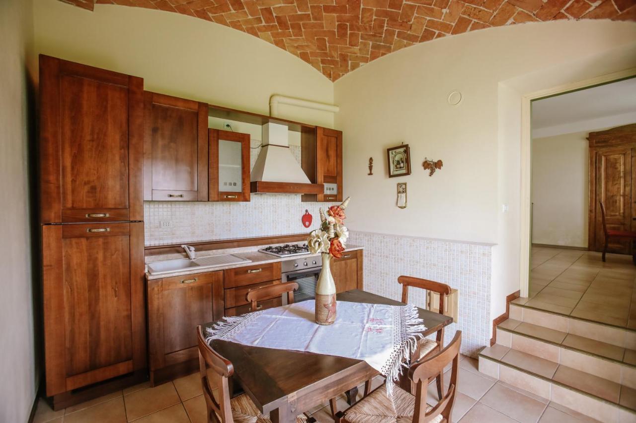 Il Pozzo Fiorito Apartment Cossombrato Bagian luar foto