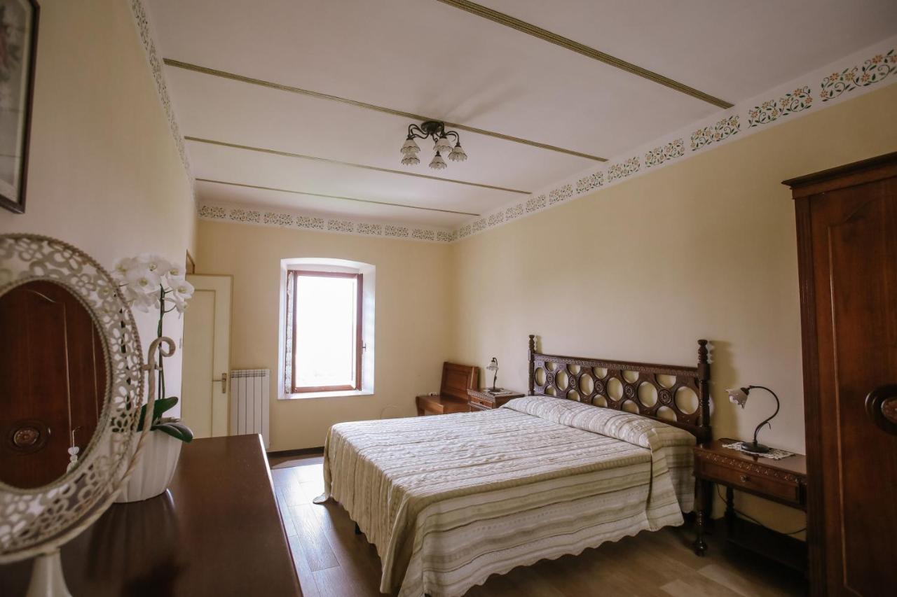 Il Pozzo Fiorito Apartment Cossombrato Bagian luar foto
