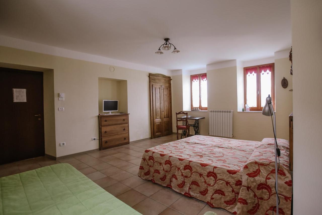 Il Pozzo Fiorito Apartment Cossombrato Bagian luar foto