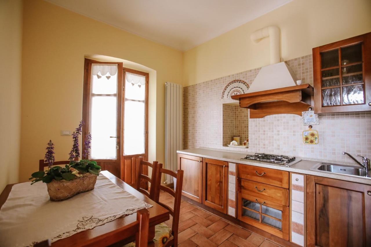 Il Pozzo Fiorito Apartment Cossombrato Bagian luar foto