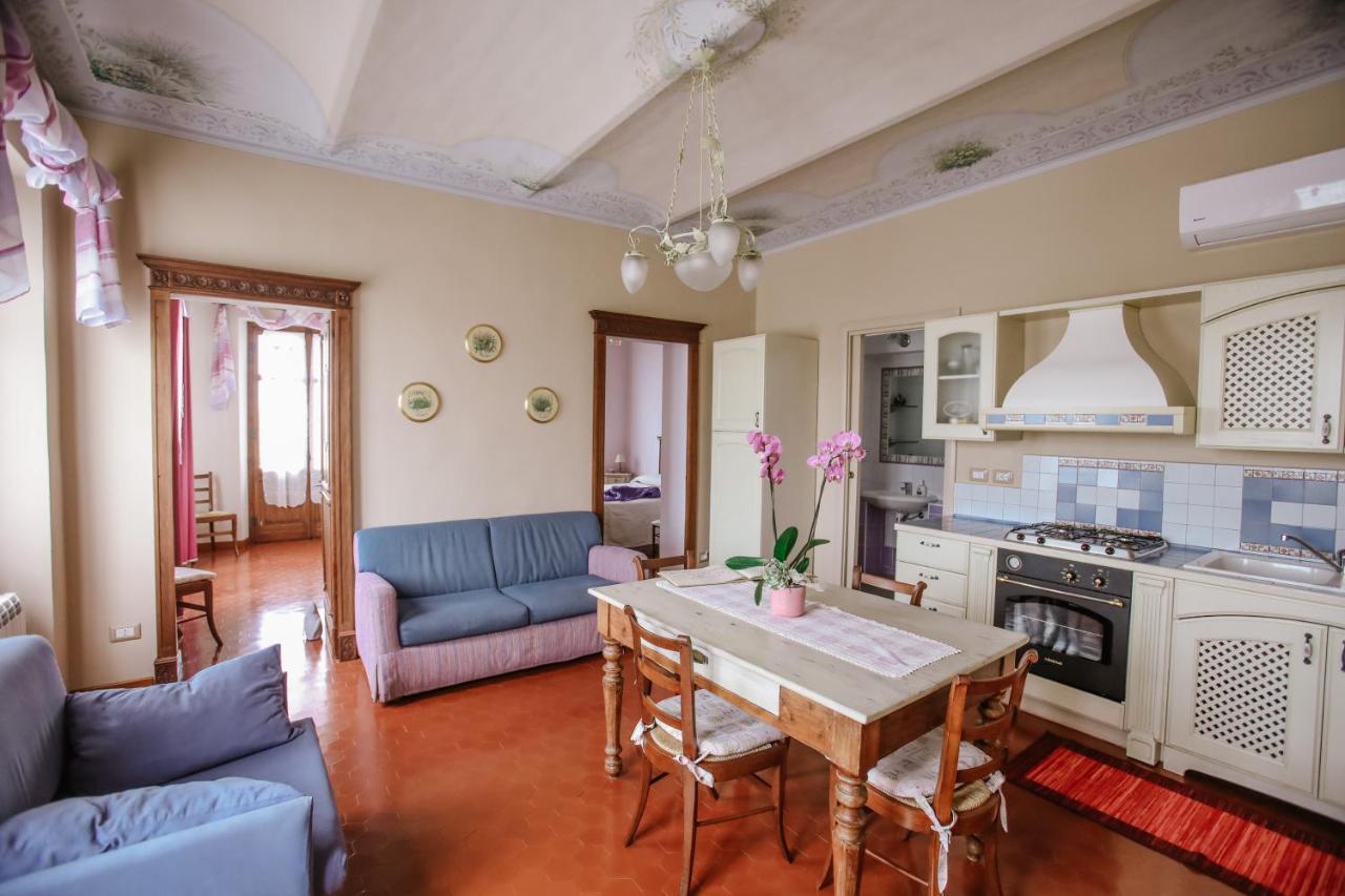 Il Pozzo Fiorito Apartment Cossombrato Bagian luar foto