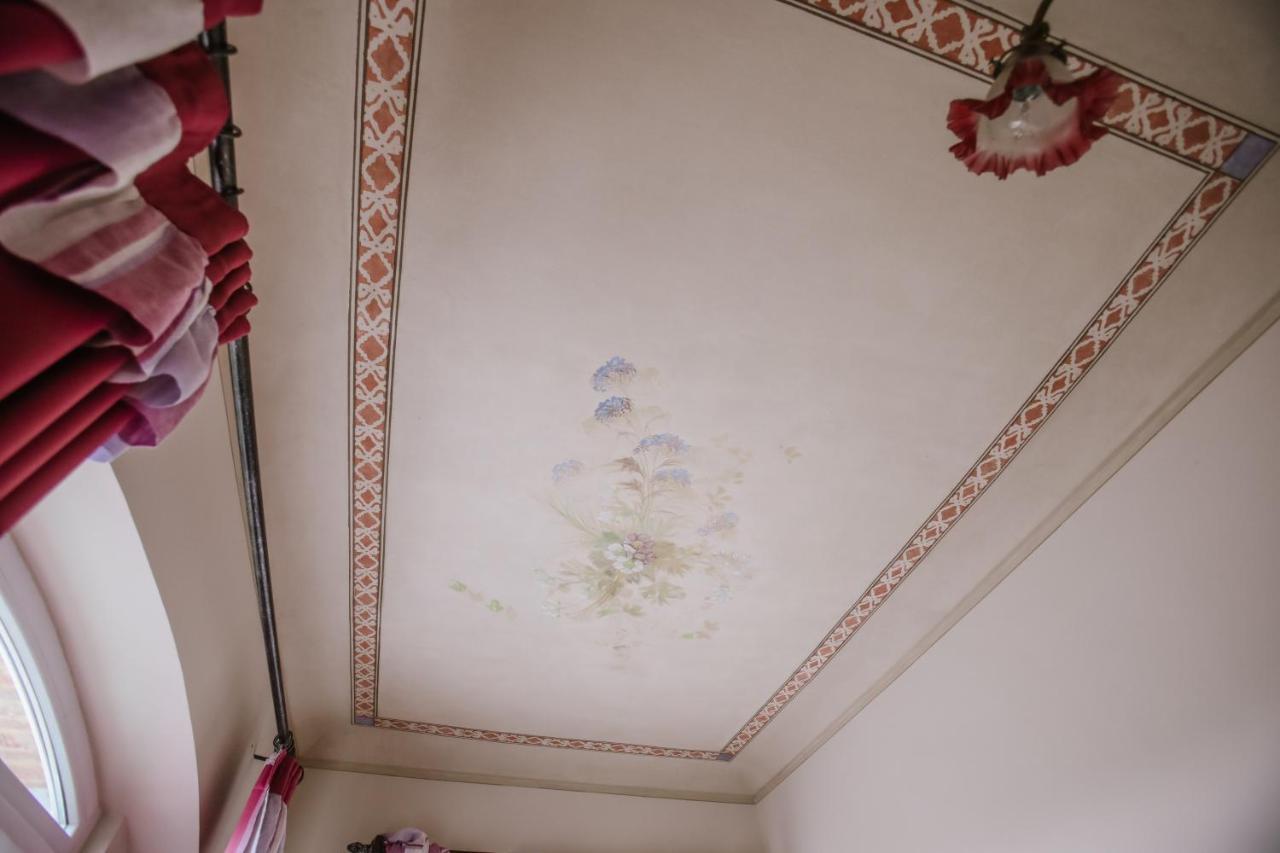 Il Pozzo Fiorito Apartment Cossombrato Bagian luar foto