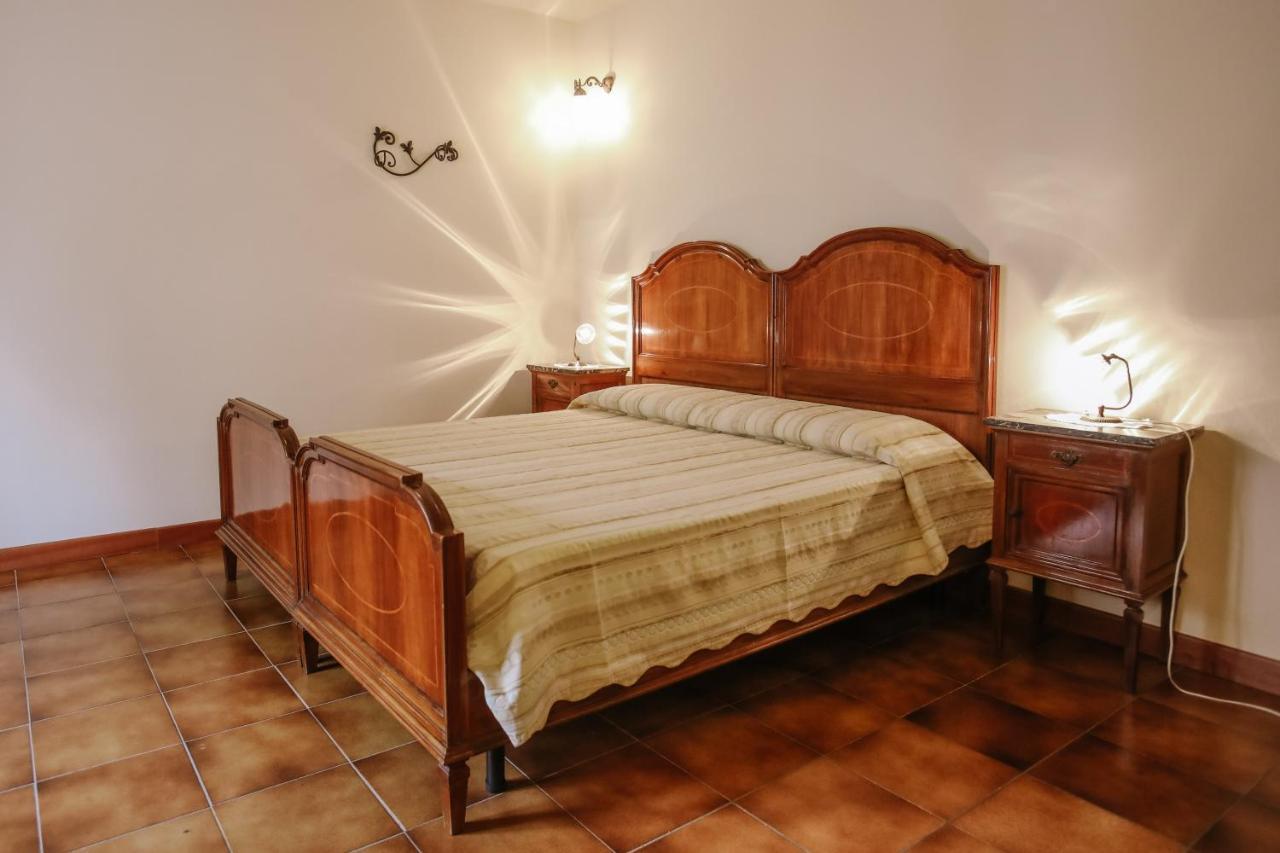 Il Pozzo Fiorito Apartment Cossombrato Bagian luar foto
