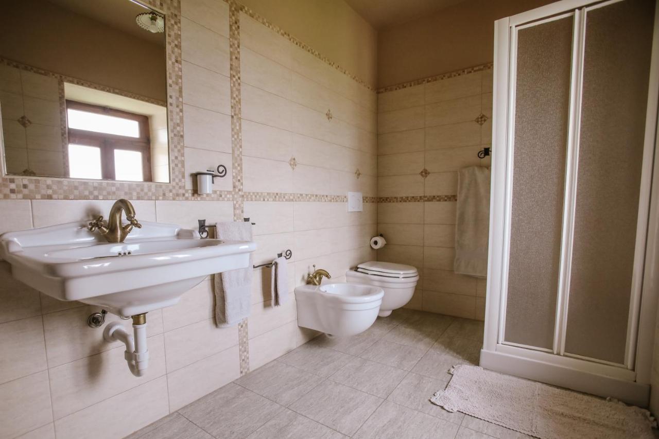 Il Pozzo Fiorito Apartment Cossombrato Bagian luar foto