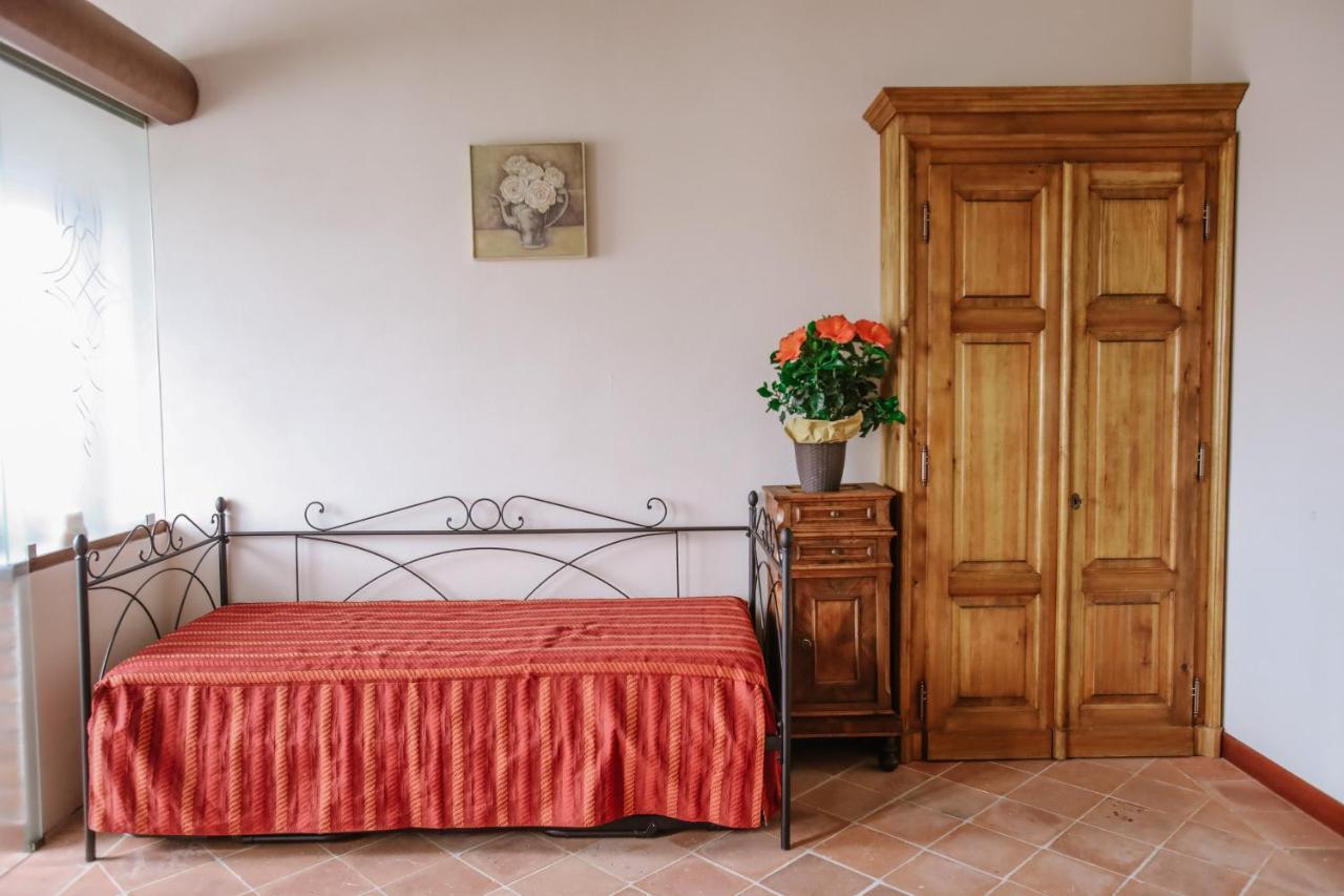 Il Pozzo Fiorito Apartment Cossombrato Bagian luar foto