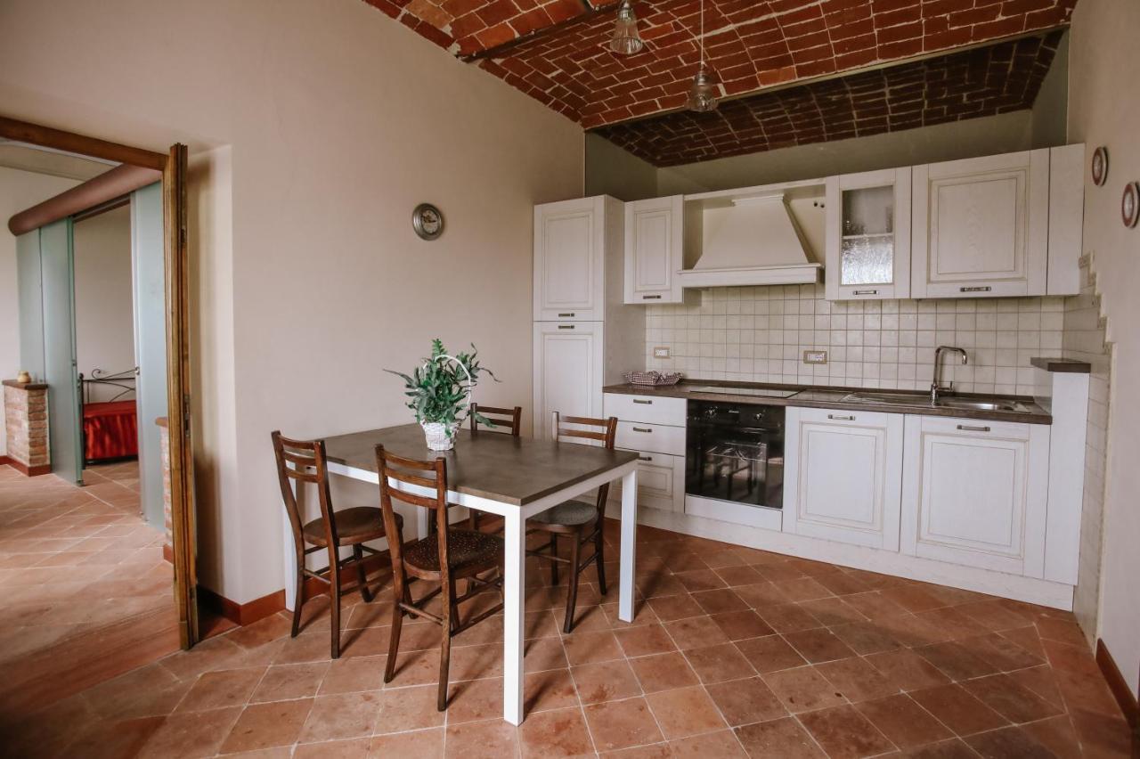 Il Pozzo Fiorito Apartment Cossombrato Bagian luar foto