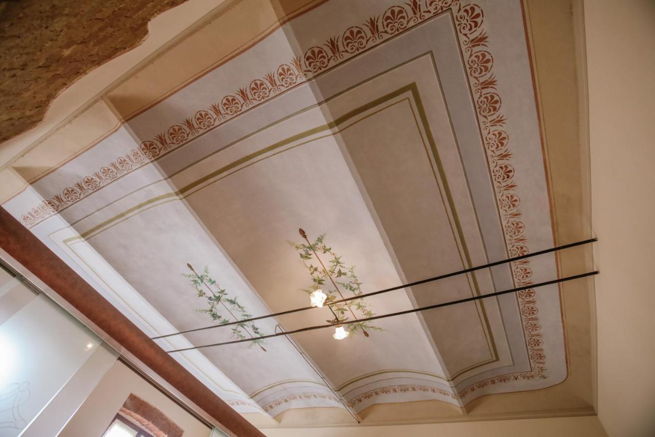 Il Pozzo Fiorito Apartment Cossombrato Bagian luar foto