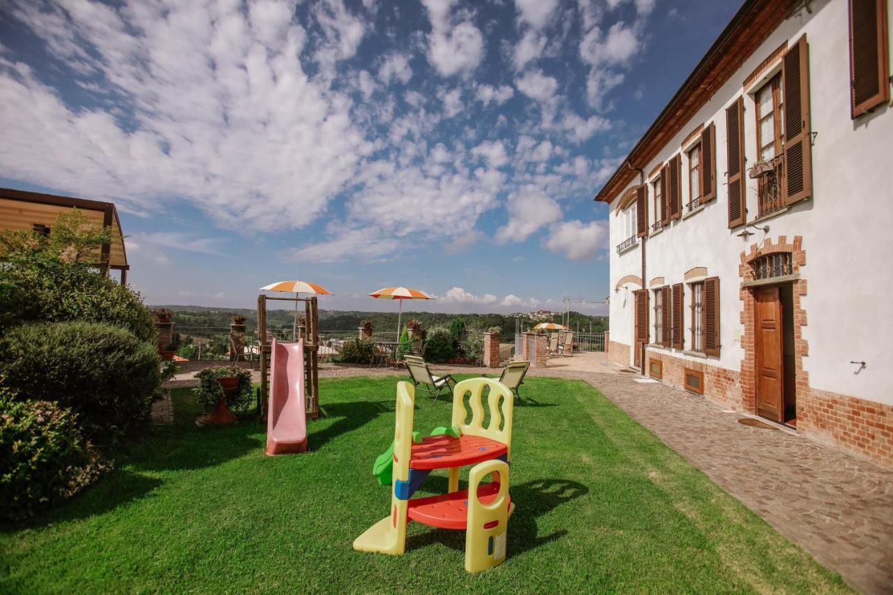 Il Pozzo Fiorito Apartment Cossombrato Bagian luar foto