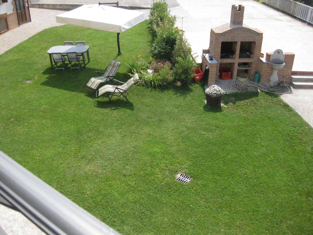 Il Pozzo Fiorito Apartment Cossombrato Bagian luar foto